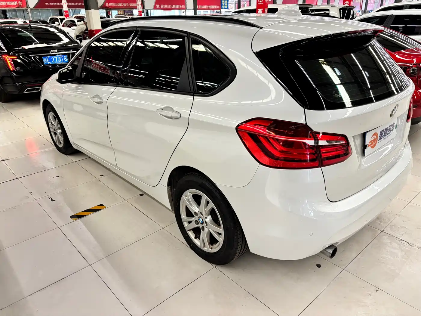 BMW 2 Series Touring 2017 2016 218i Leading