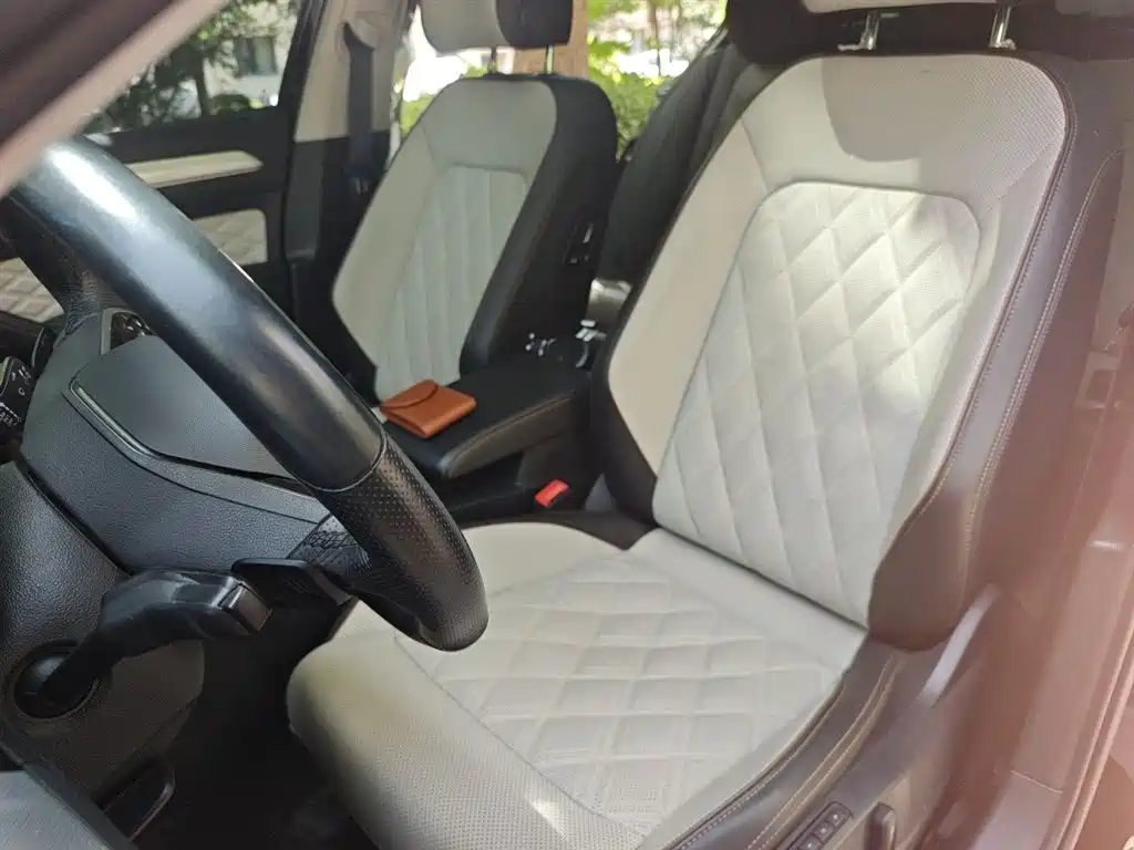 Volkswagen Magotan 2023 Model 2 Million Commemorative Edition 380TSI DSG Flagship фото 12