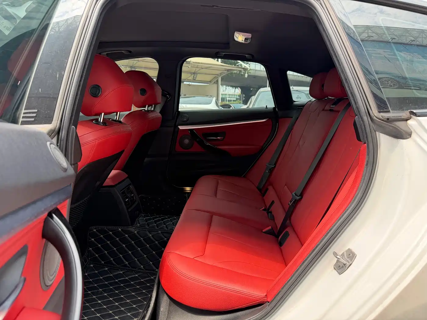BMW 3 Series GT 2018 320i M Sport фото 11