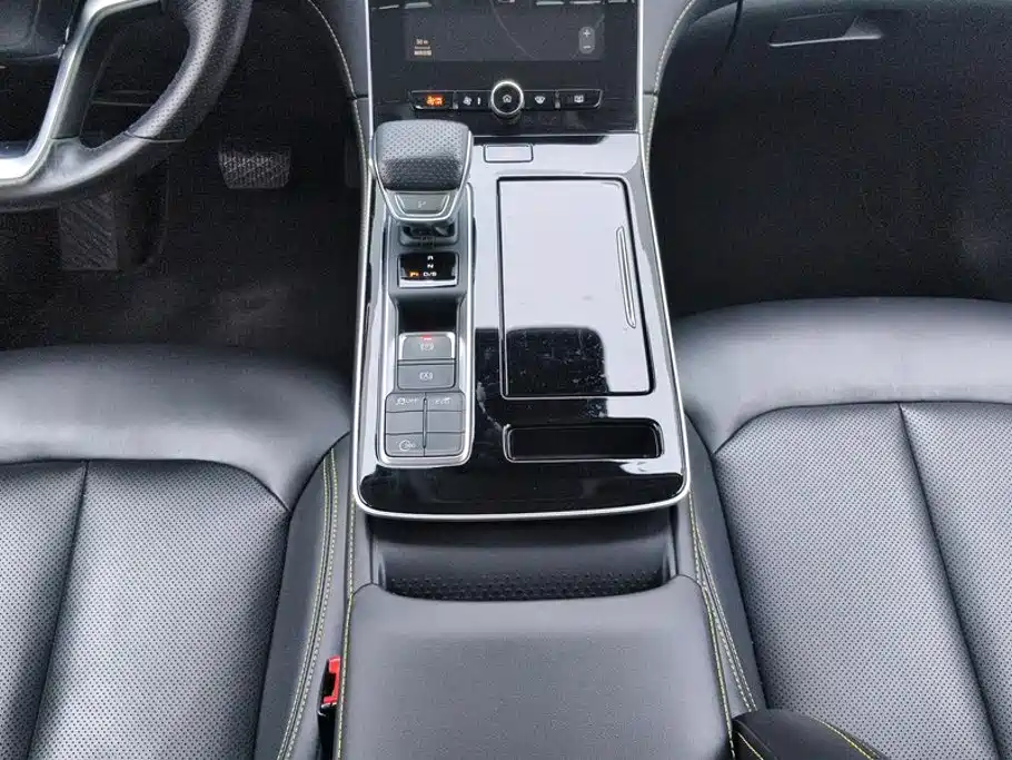 Roewe i6 MAX 2021 2020 Model 300TGI Automatic Cool & Smart Edition