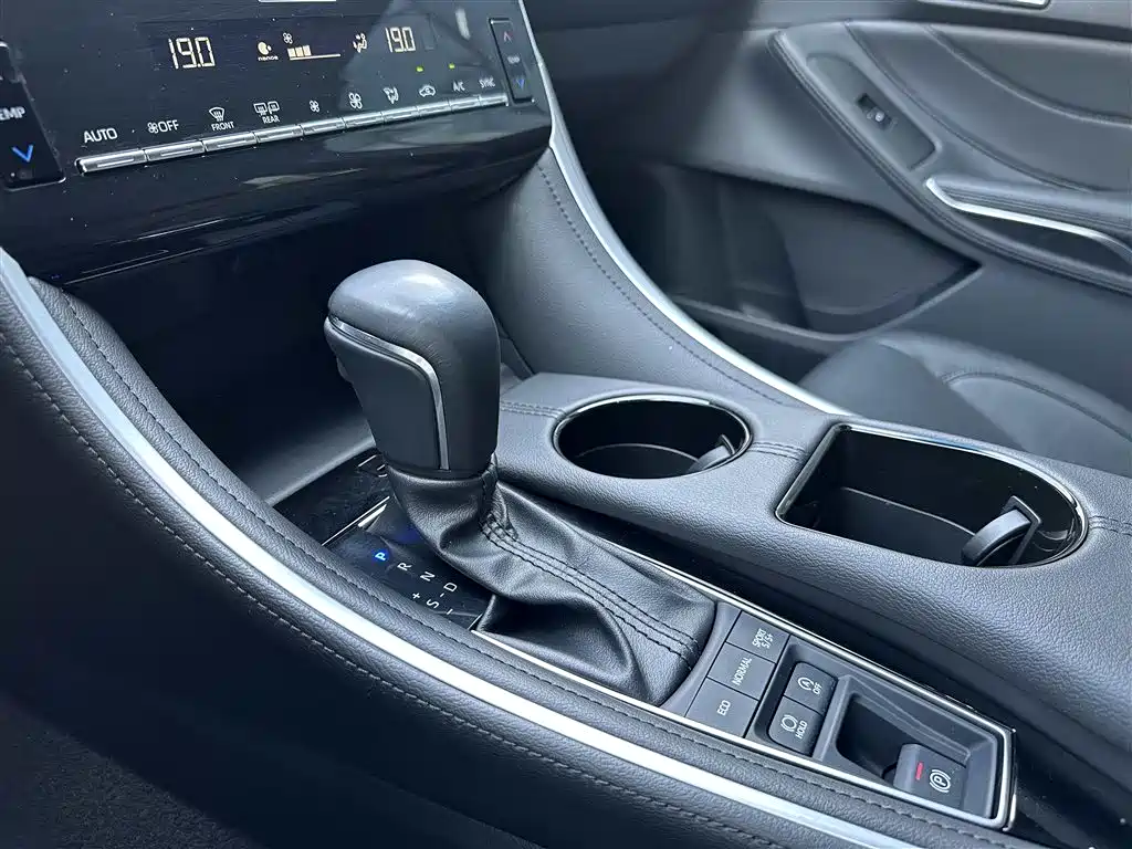 Toyota Avalon 2023 2.5L Luxury Edition фото 24