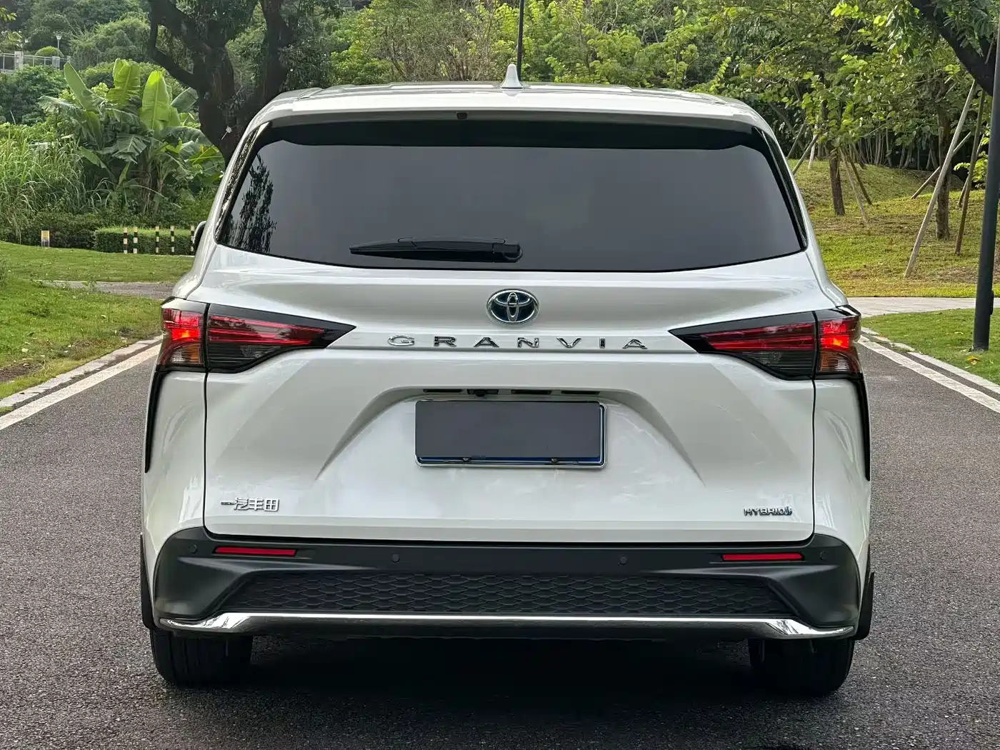 Toyota Granvia 2023 2023 2.5L Hybrid Comfort Edition
