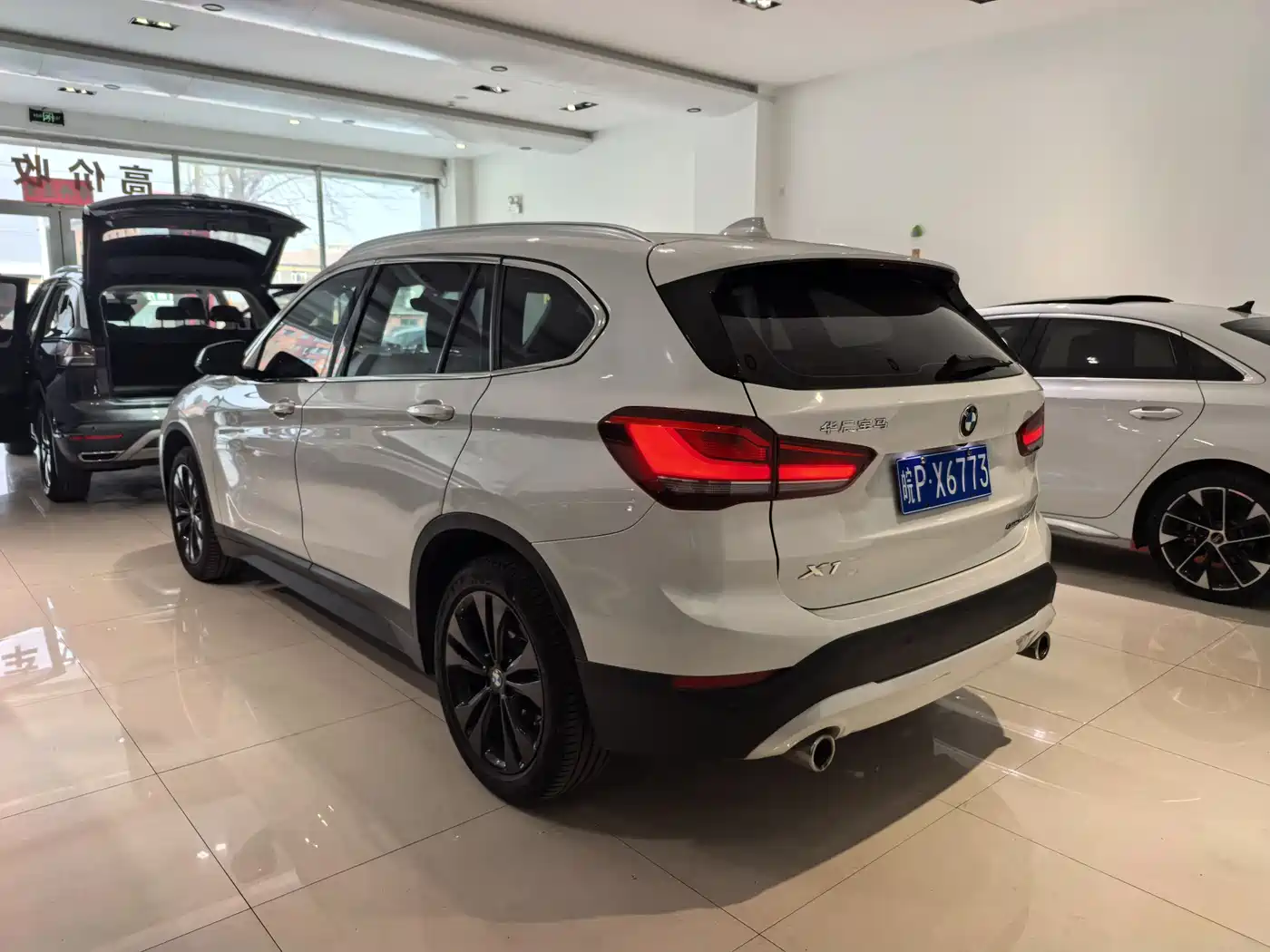 BMW X1 2022 sDrive20Li Premium фото 19