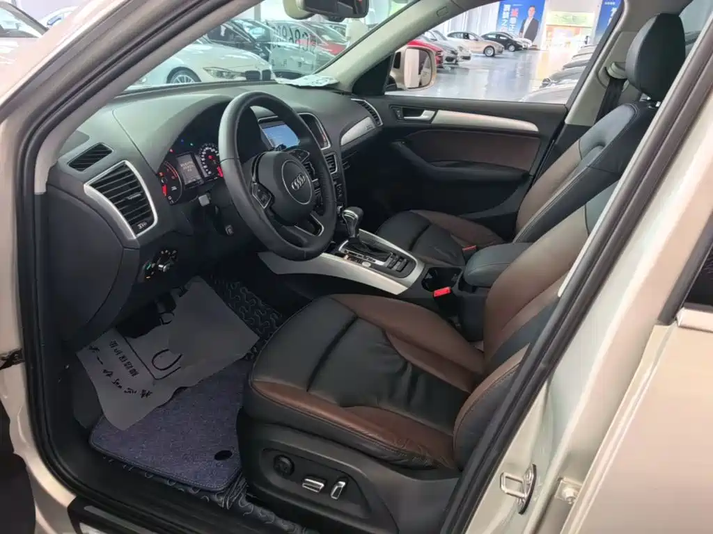 Audi Q5 2018 2017 Plus 40 TFSI Technology