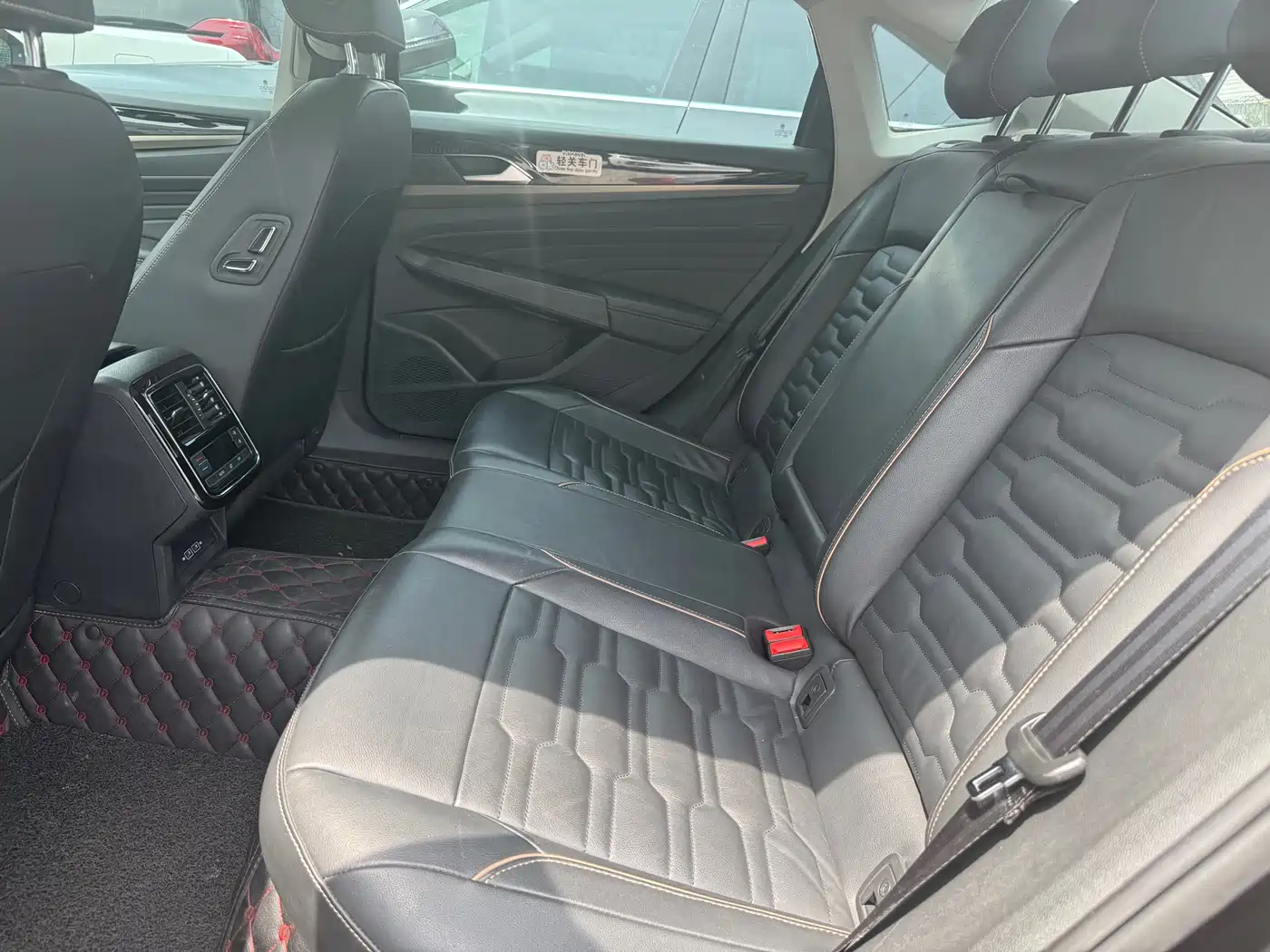 Volkswagen Passat 2019 330TSI Elite Version China VI фото 8