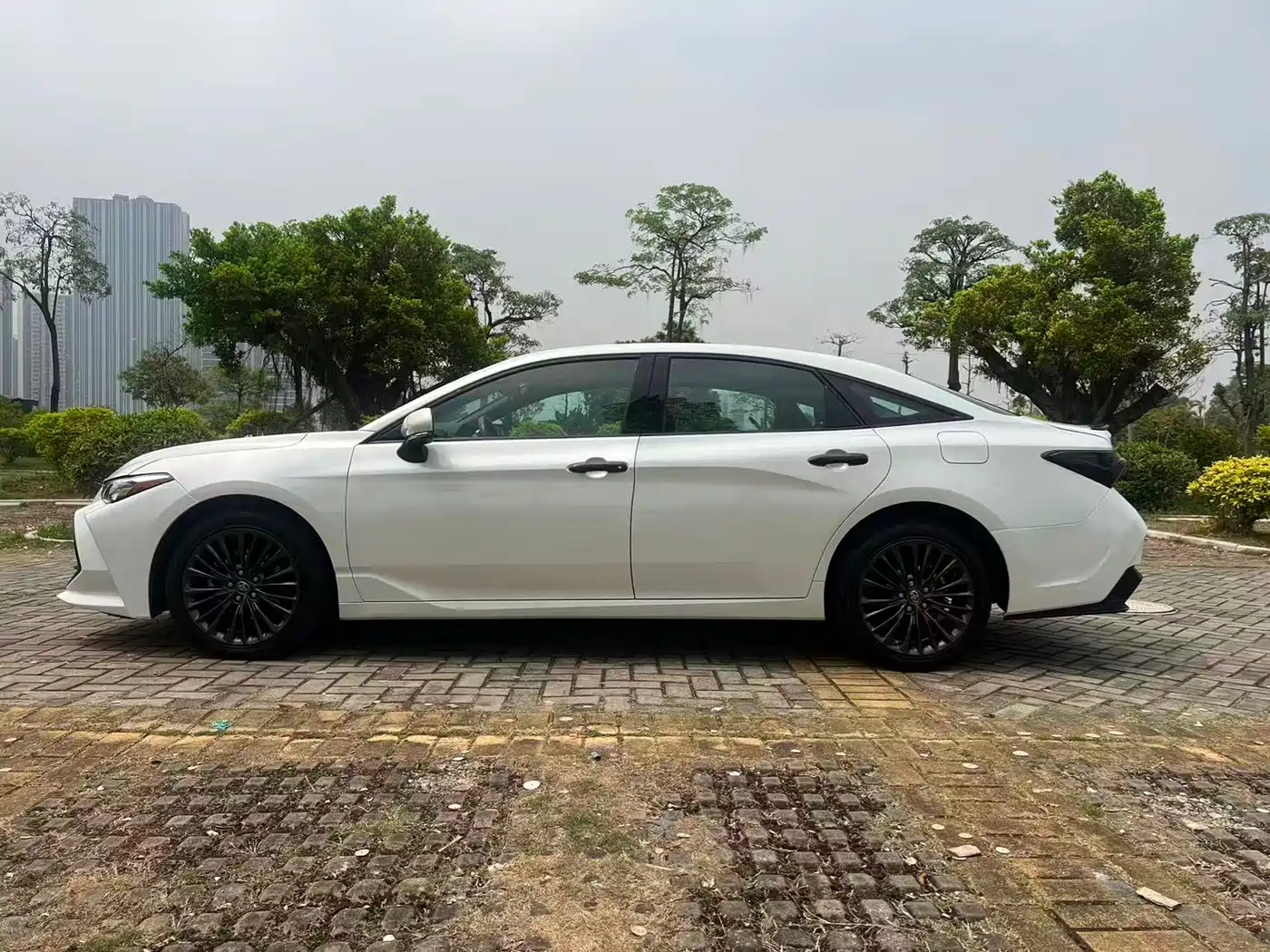 Toyota Avalon 2022 2.5L Luxury Edition фото 16