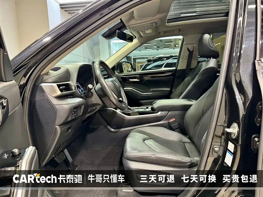 Toyota Highlander 2022 Model Dual Engine 2.5L 4WD Premium Edition 7-Seater фото 17