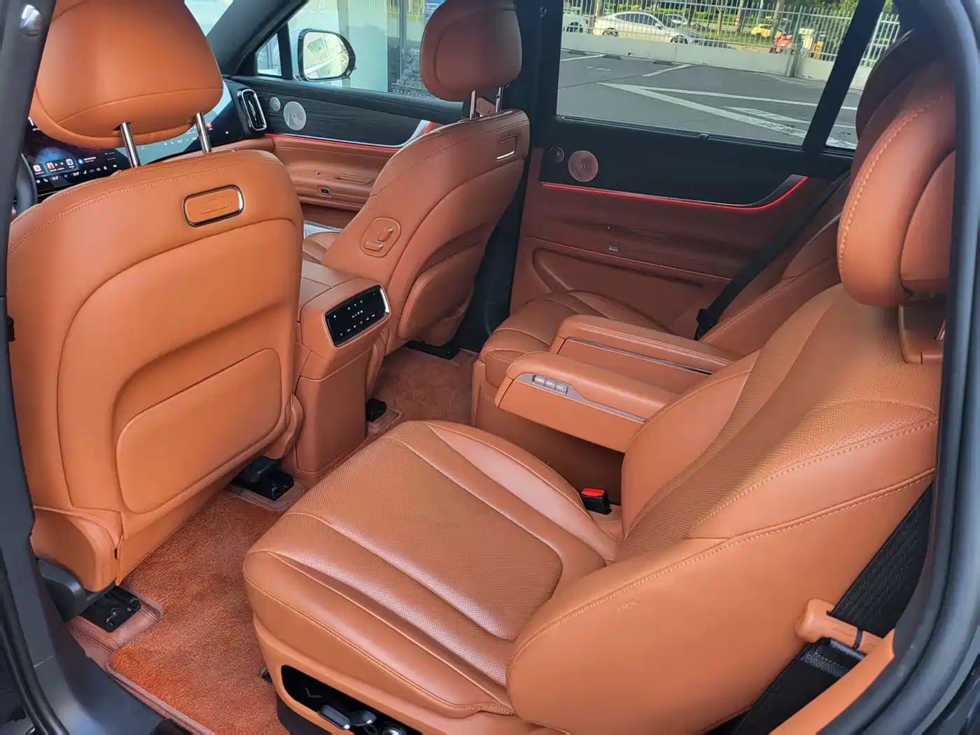 AITO Wenjie AITO M9 2024 Extended Range Ultra 42kWh 6-Seater фото 10