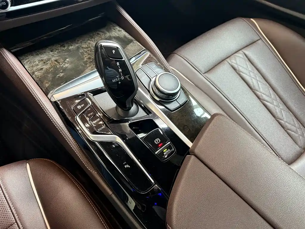 BMW 5 Series, миниатюра 5