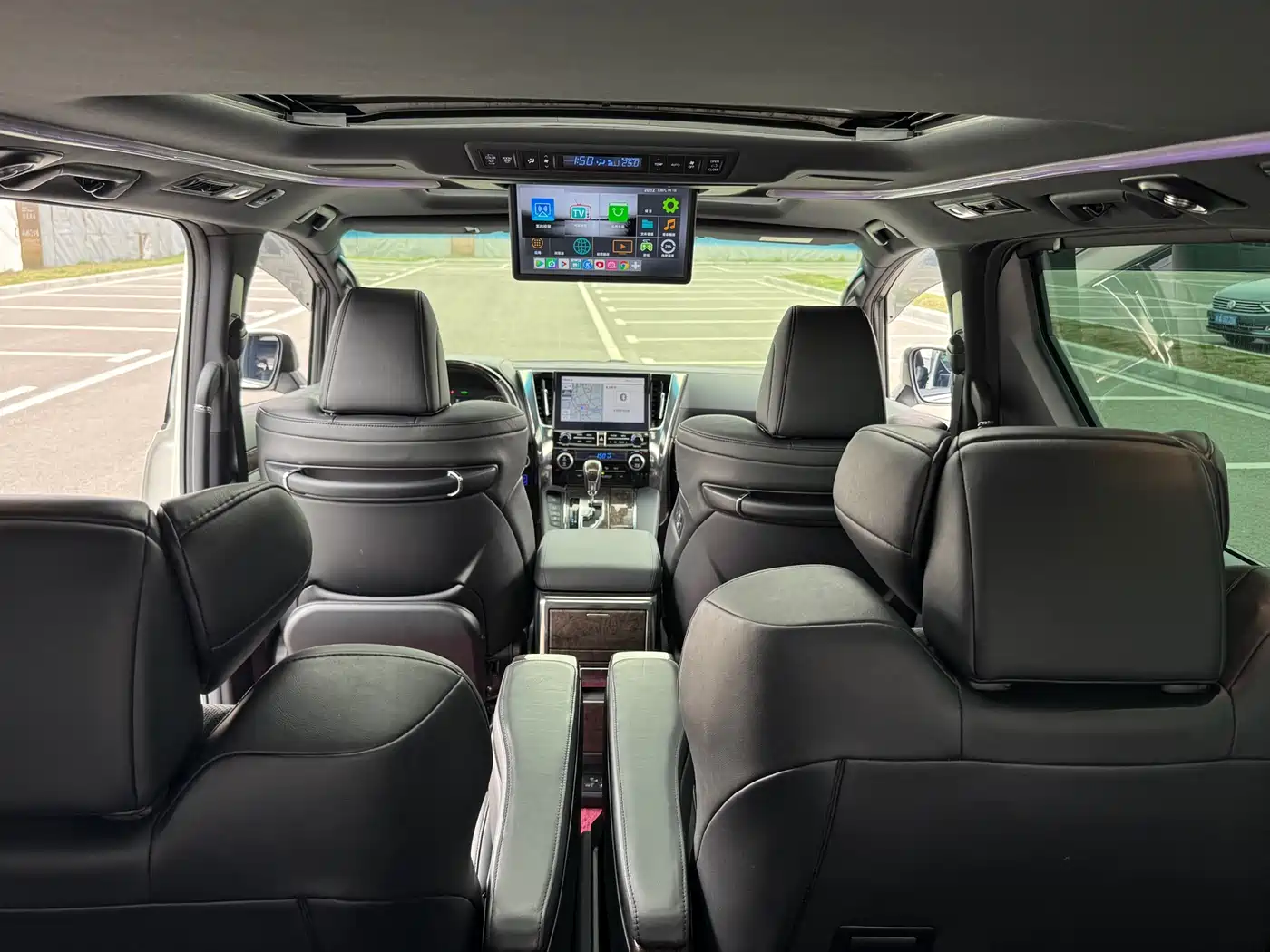 Toyota Vellfire 2021 Crown Hybrid 2.5L HV Premium Edition фото 12