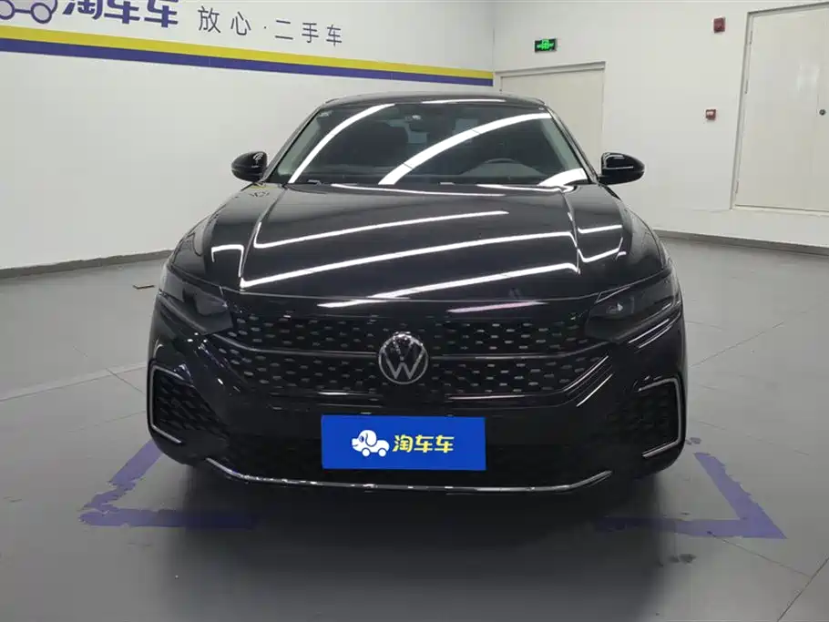 Volkswagen Passat 2022 330TSI Starlight Elite Edition фото 2