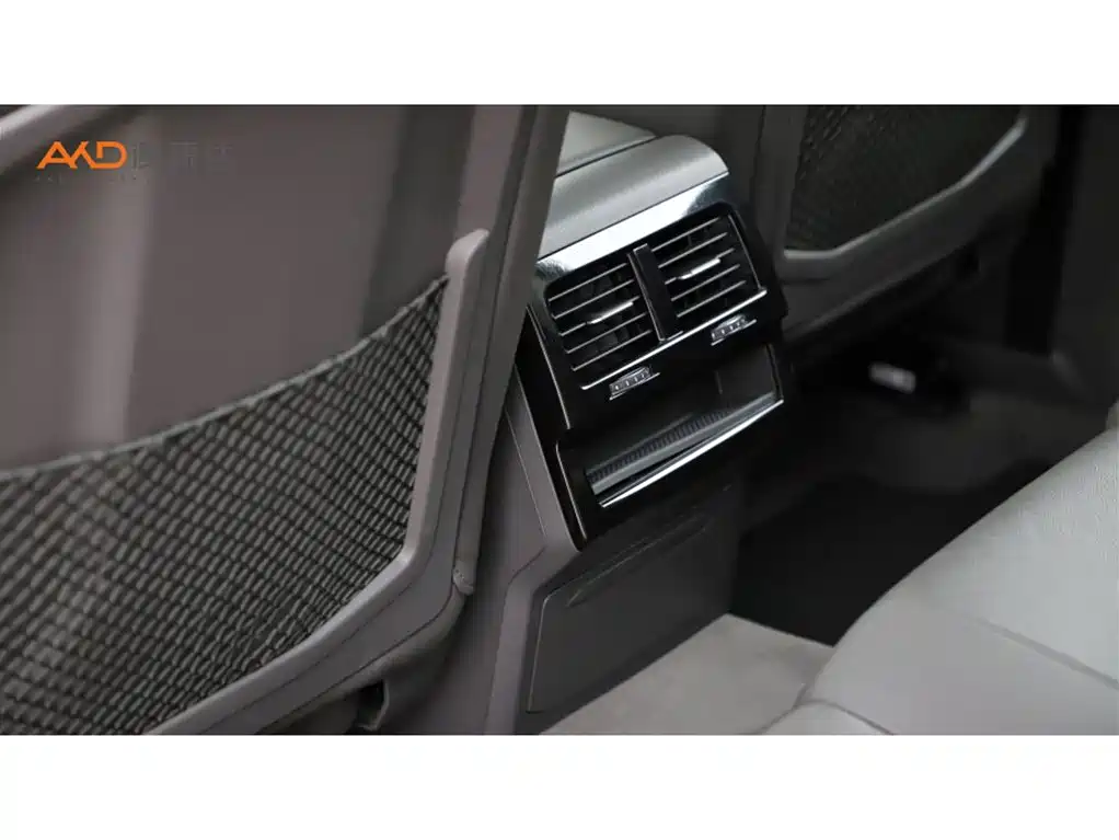 Volkswagen Touareg 2019 3.0TSI Sharp Edge Edition China VI фото 9
