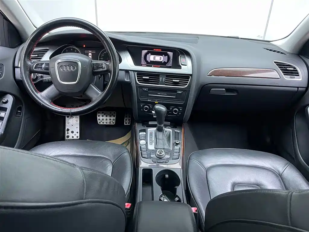 Audi A4L 2012 2.0 TFSI Automatic Technology фото 27