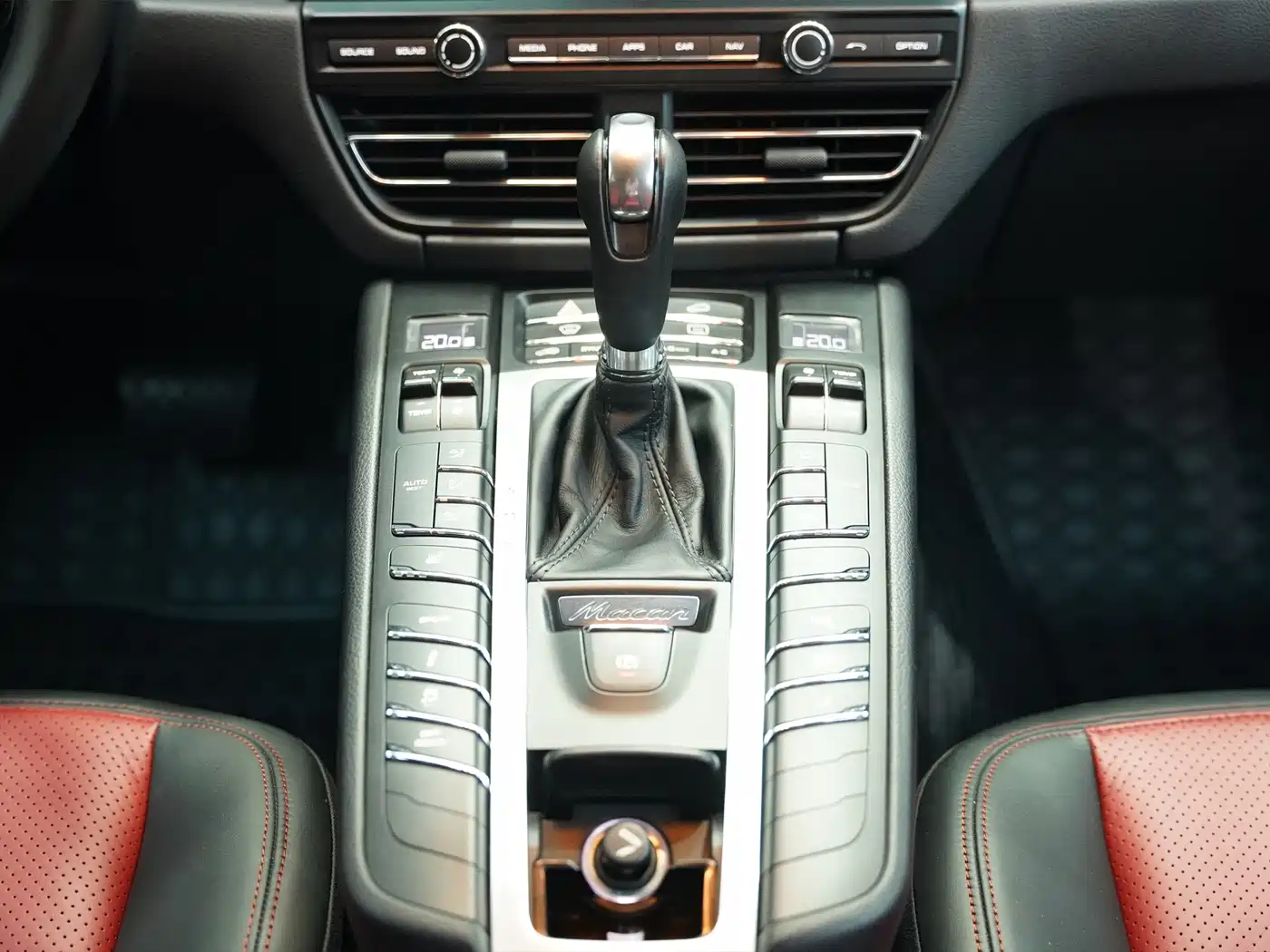Porsche Macan 2018 Macan 2.0T фото 17