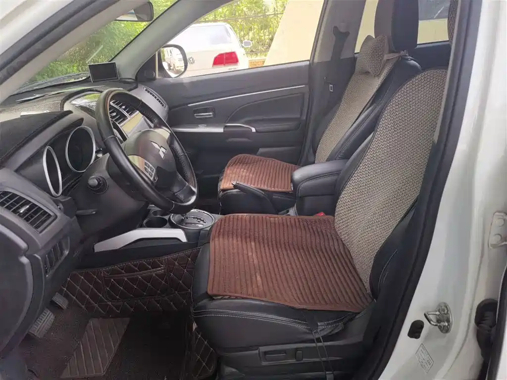 Mitsubishi ASX 2016 2.0L CVT 2WD Navigation Edition фото 12