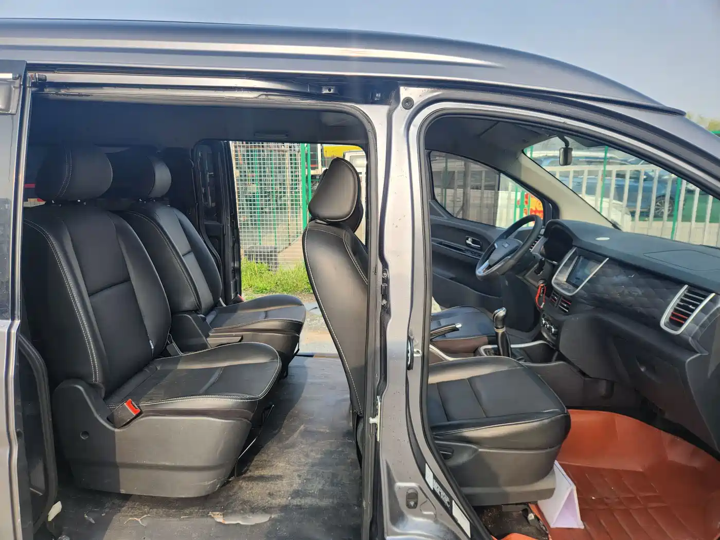 SRM Xinyuan Golden Sealion M 2023 2024 Model 1.5L Travel Lion Passenger Vehicle 5/6/7 Seater