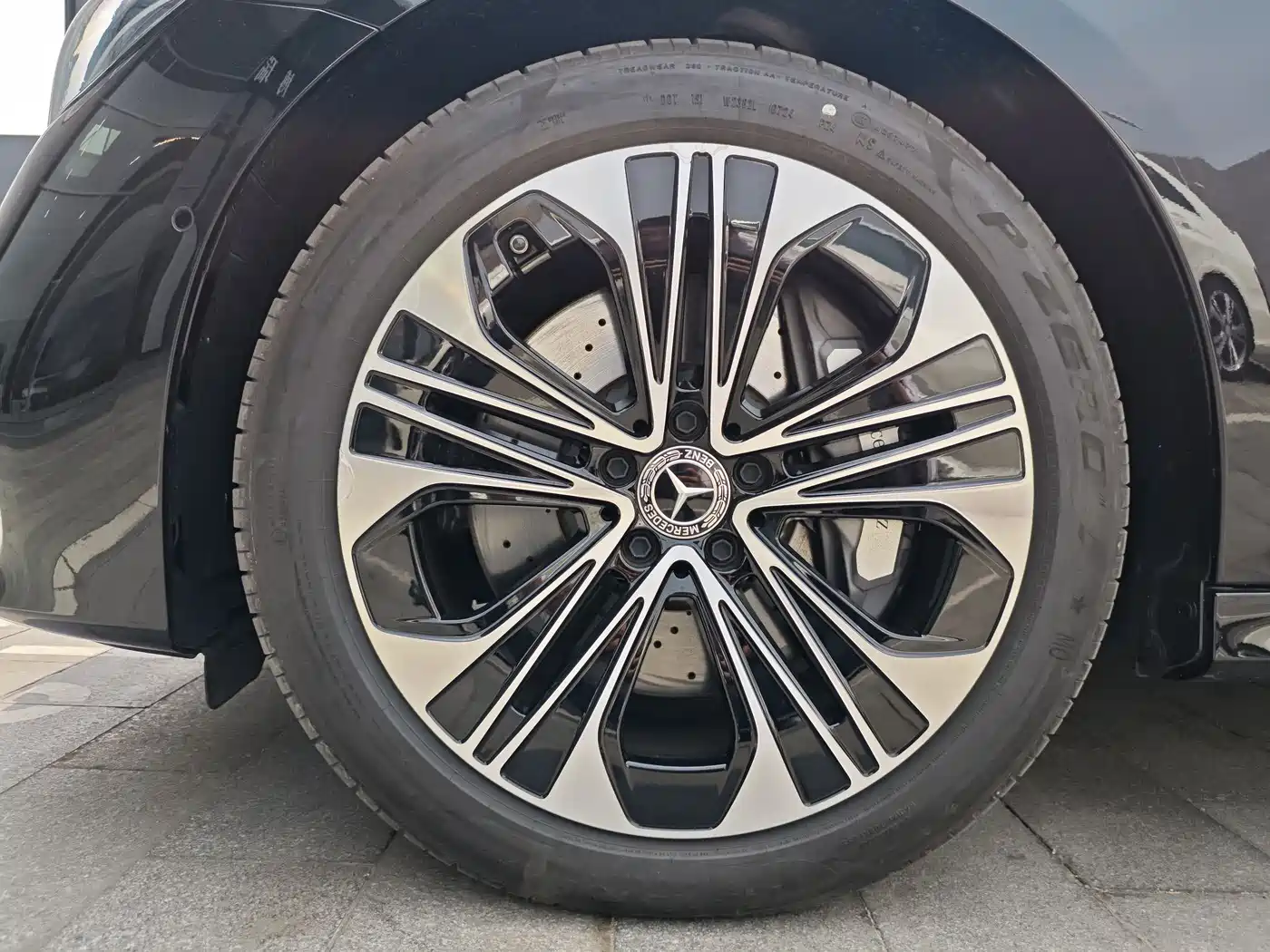 Mercedes-Benz E-Class New Energy 2024 E 350 e L Plug-in Hybrid Sedan фото 14