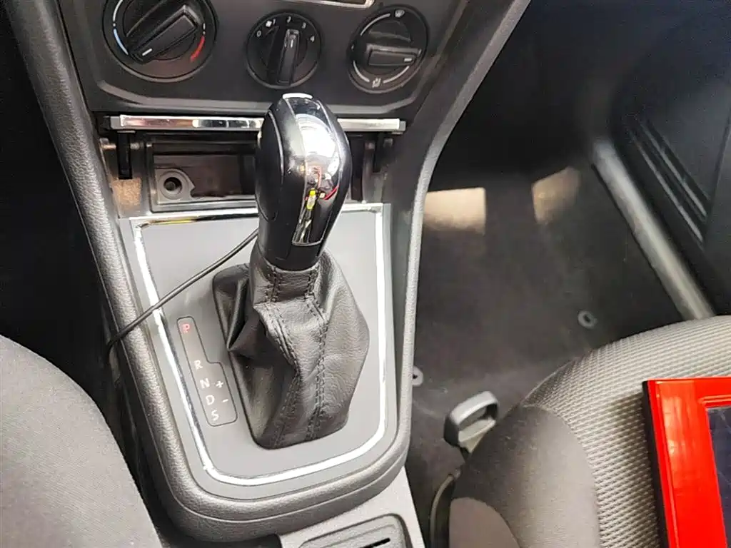 Volkswagen Bora 2016 Model 1.6L Automatic Fashion фото 14