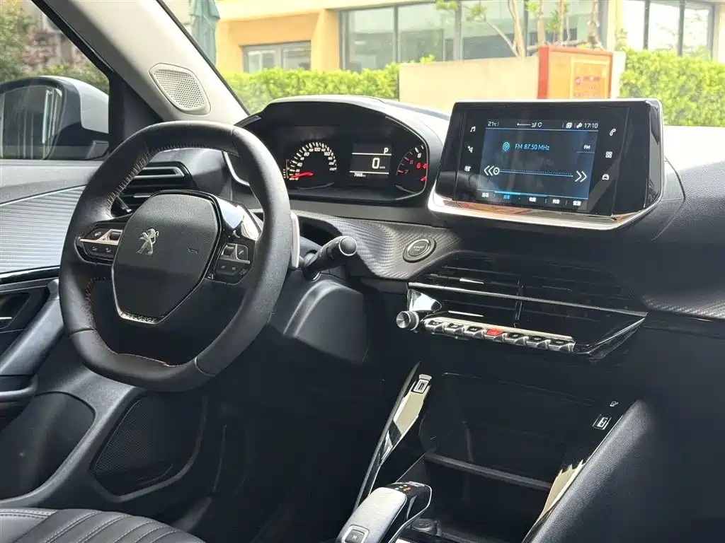 Peugeot 2008 2022 230THP THE ONE фото 8