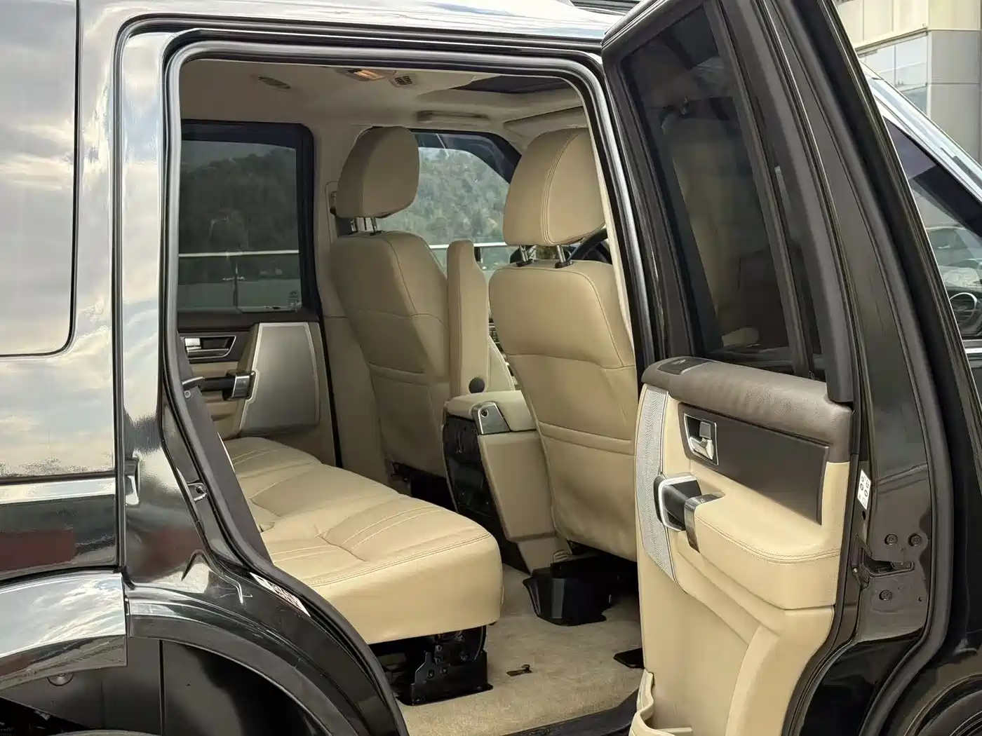 Land Rover Discovery 2015 3.0 SDV6 HSE Diesel фото 11