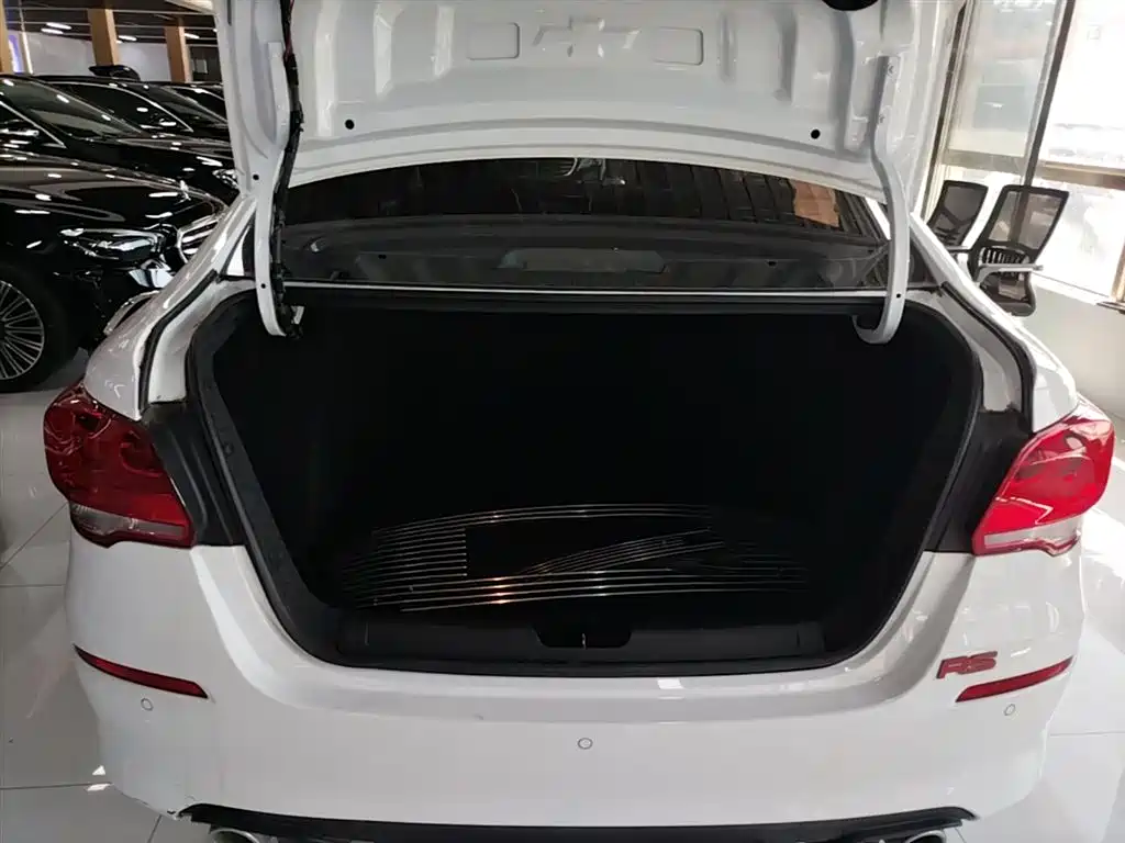 Chevrolet Cavalier 2019 320 Automatic Joy Edition фото 19