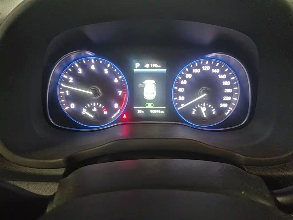 Hyundai ENCINO 2018 1.6T DCT ZhiPao Edition China V фото 12