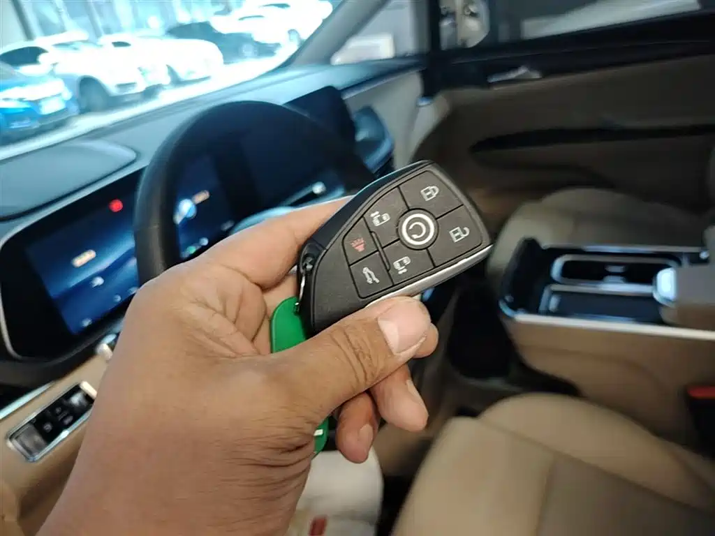 Buick GL8 New Energy 2025 Land Honor Premium Edition 7-Seater фото 9