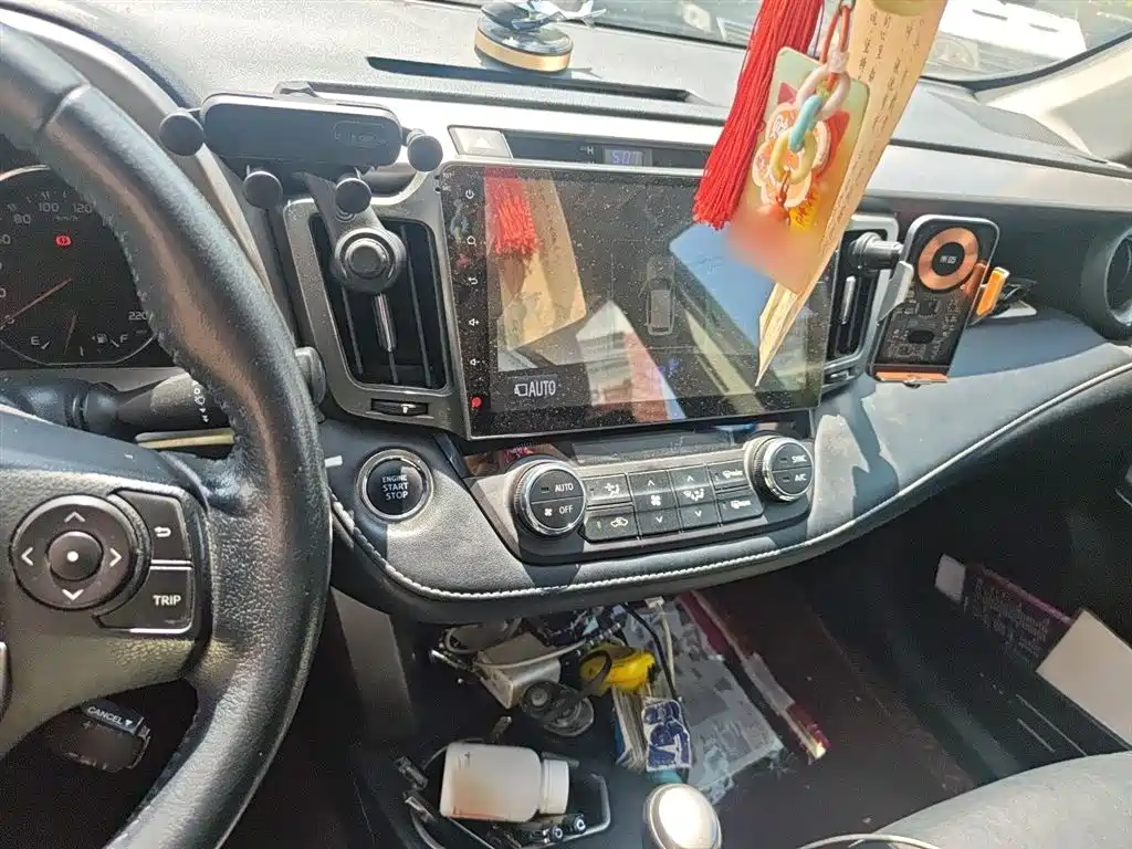 Toyota RAV4 Rongfang 2016 2.0L CVT 2WD Smart (China V) фото 6