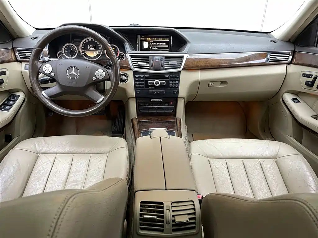 Mercedes-Benz E-Class 2012 E 300 L Elegance Model фото 27