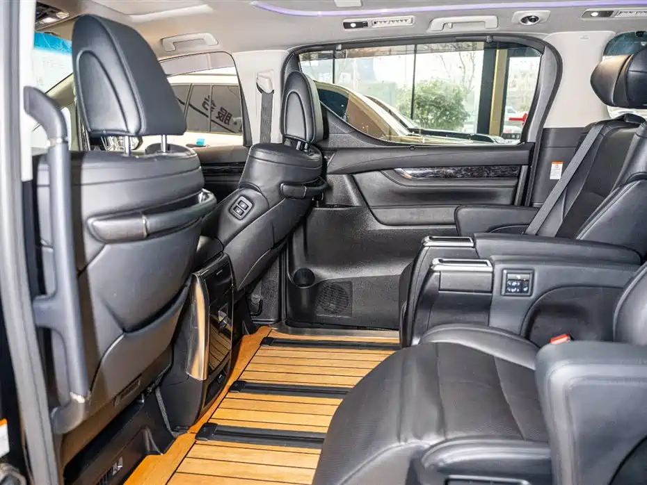 Toyota Vellfire 2020 Twin Engine 2.5L HV Luxury Edition фото 13
