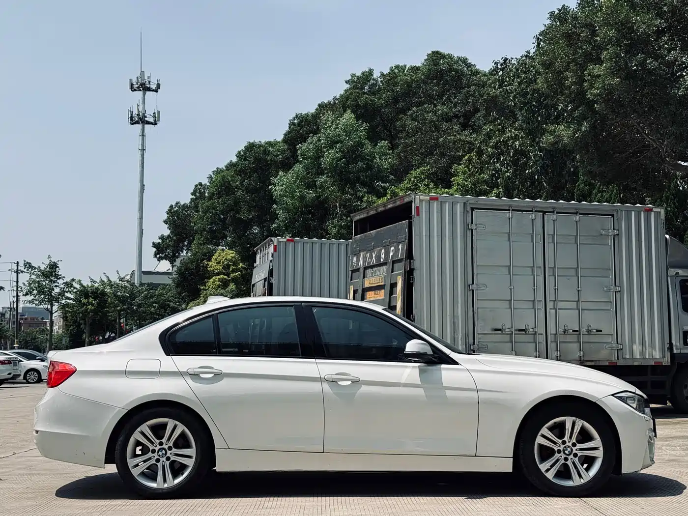 BMW 3 Series (Import) 2013 320i Sport Design Package фото 8
