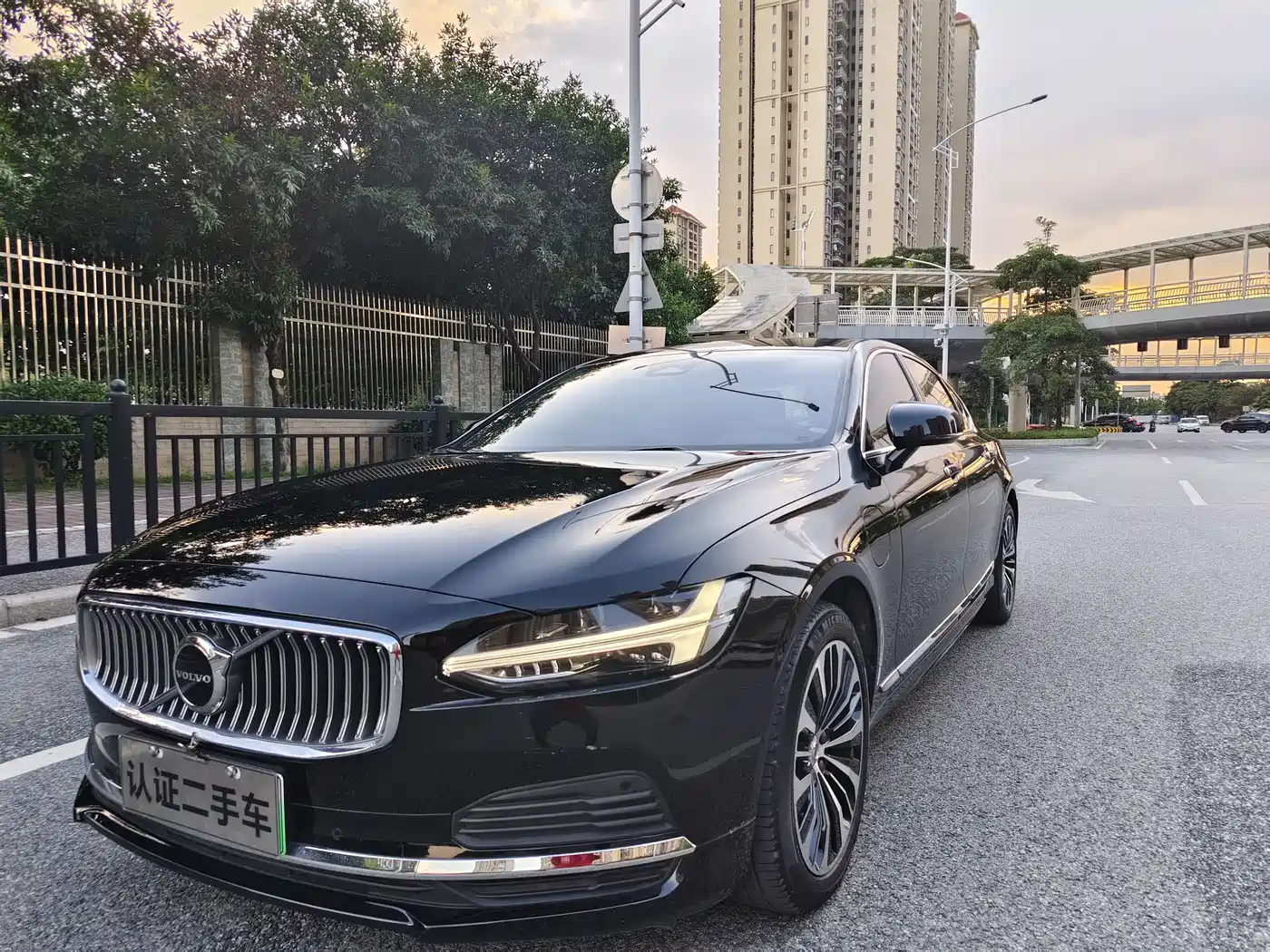 Volvo S90 Plug-in Hybrid 2023 T8 Plug-in Hybrid AWD Long Range Smart Elite Luxury