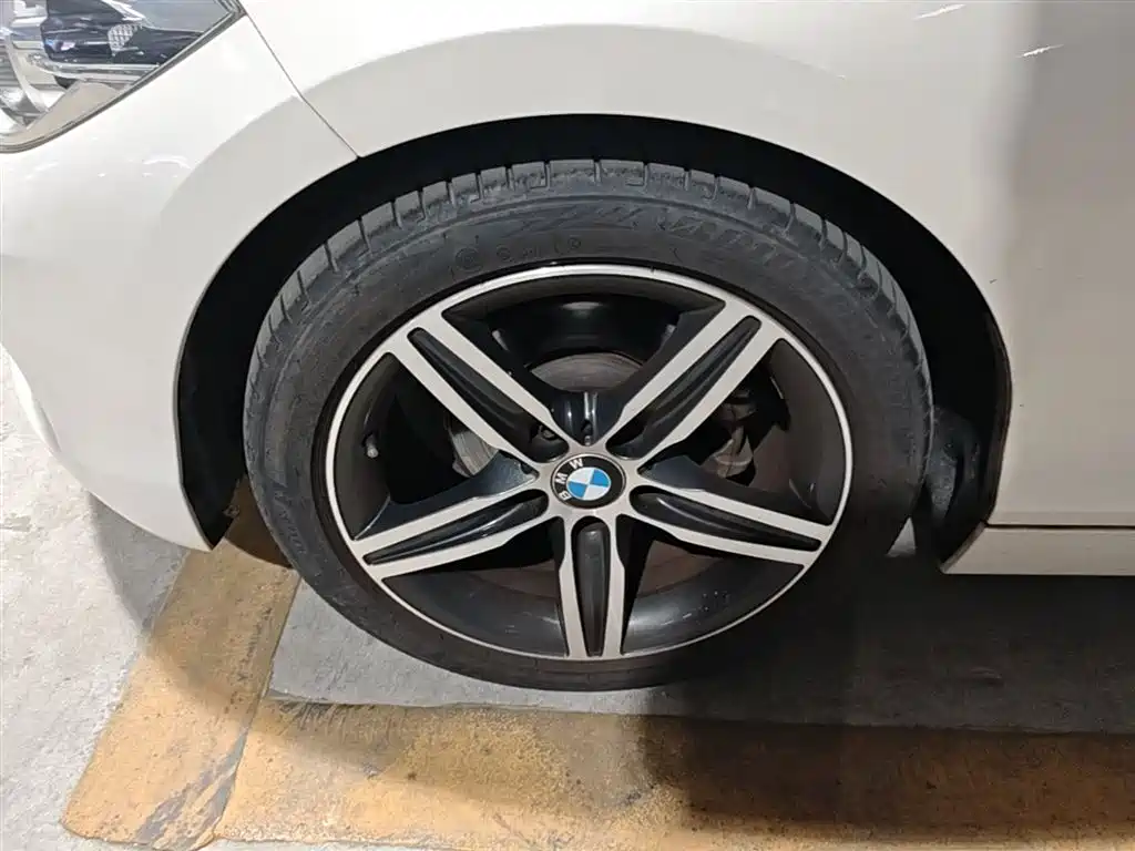 BMW 1 Series (Import) 2018 118i Sport Design Package фото 23