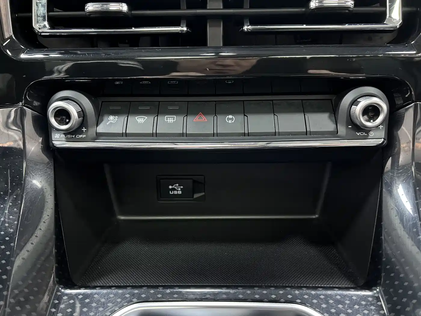 Haval M6 2021 PLUS 1.5T DCT Luxury Smart Connect фото 16