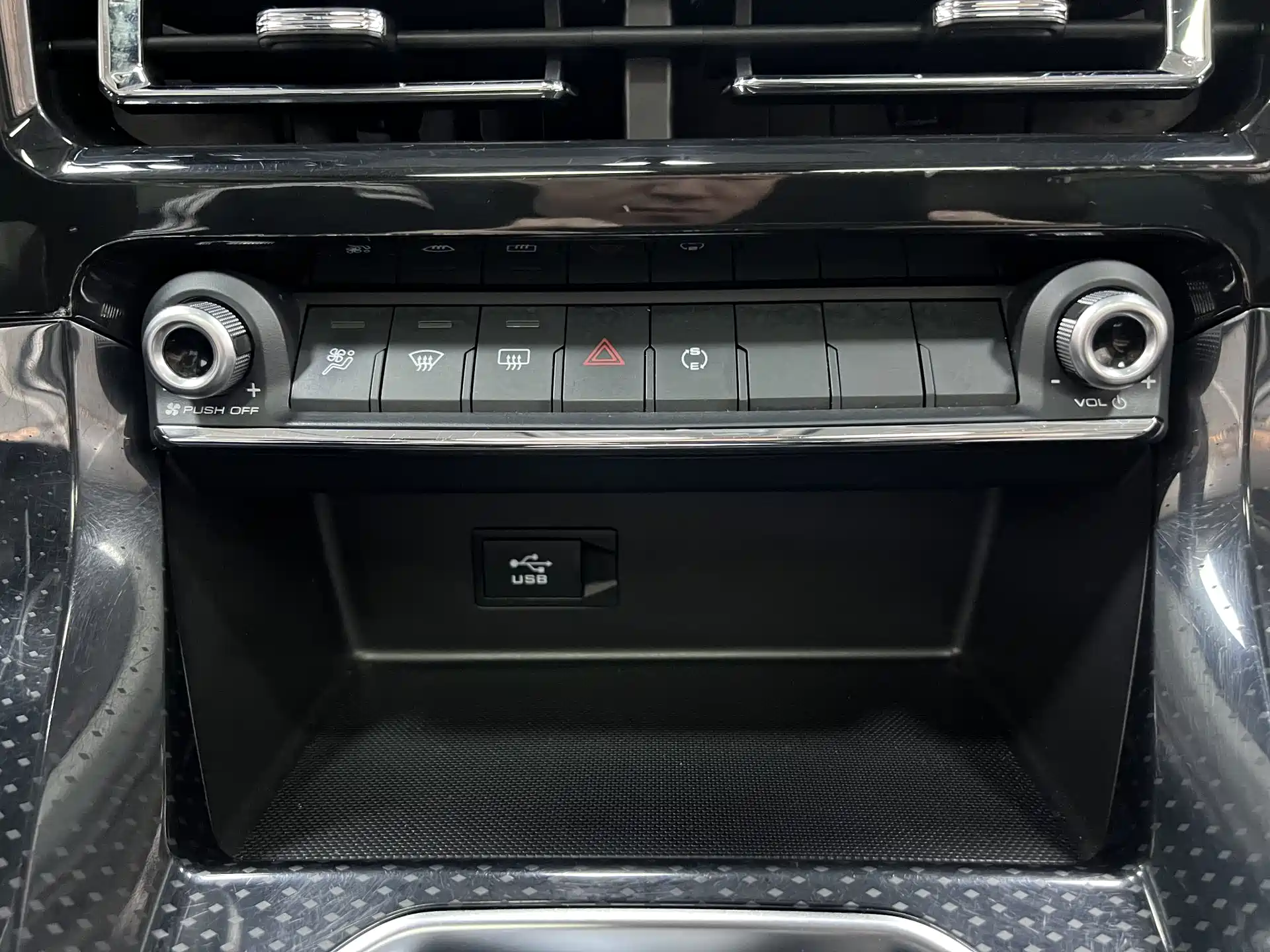 Фото 16 - Haval M6