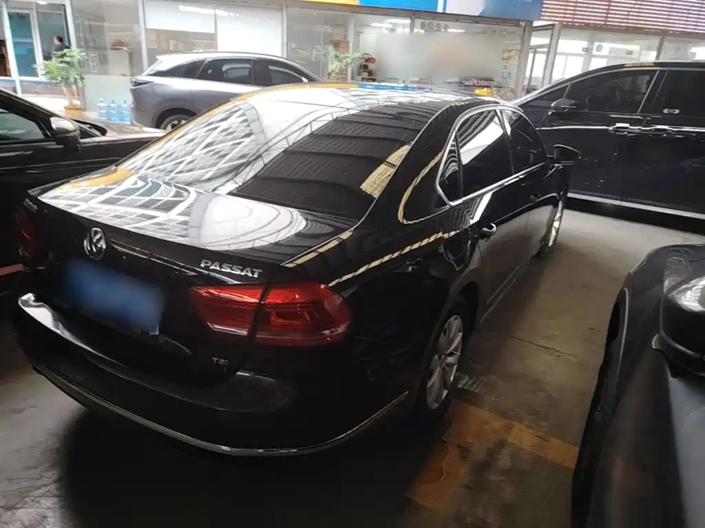 صورة 7 - Volkswagen Passat
