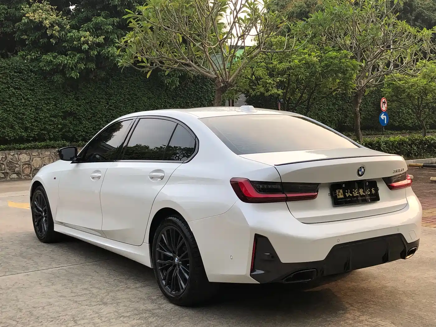 BMW 3 Series 2024 325Li M Sport Shadowline Package фото 7