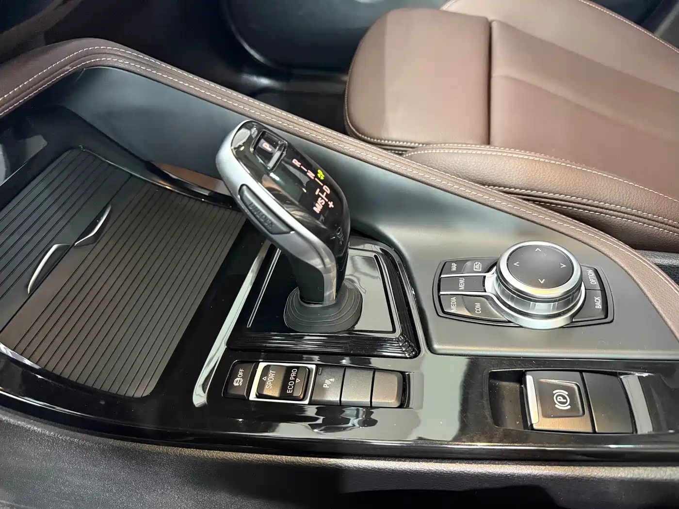 BMW X1 2022 sDrive20Li Premium фото 15