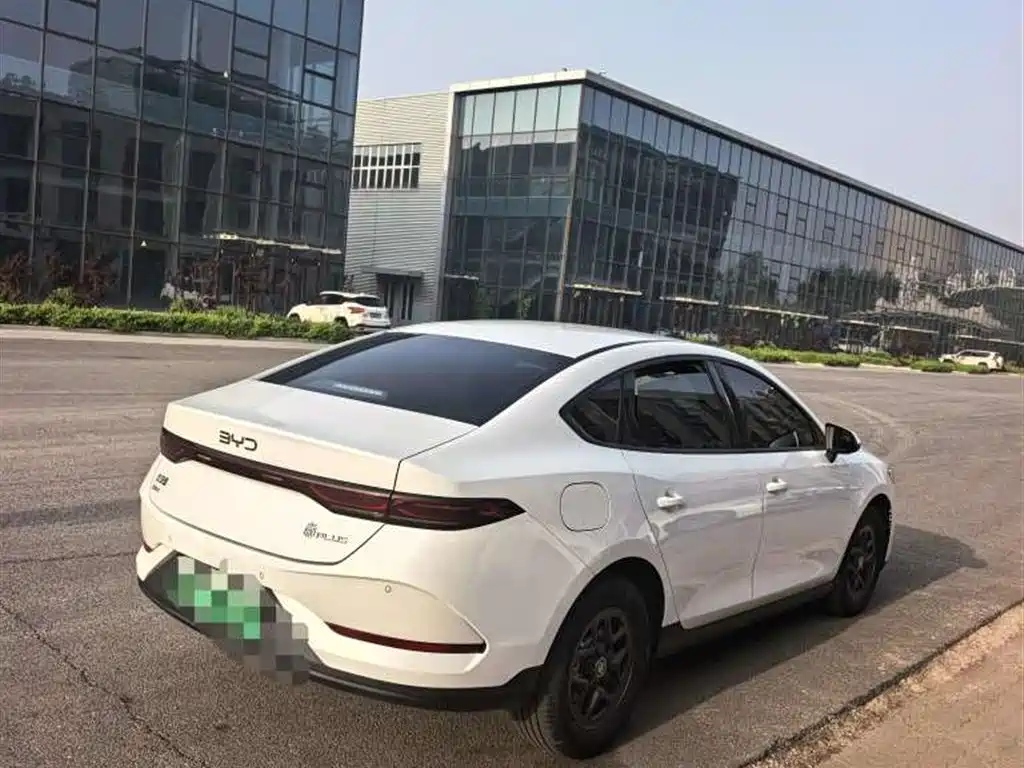 BYD Qin PLUS 2025 DM-i Smart Drive 55KM Leader фото 3