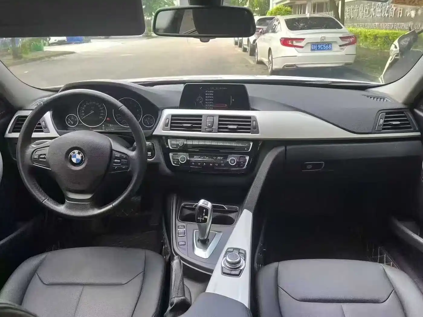 BMW 3 Series 2016 320Li Progressive фото 5
