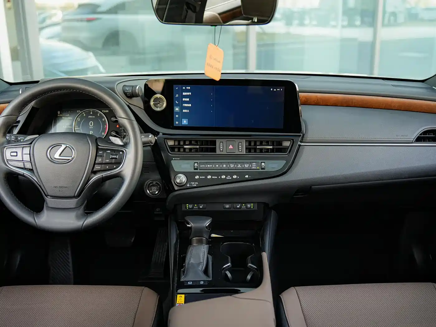 Lexus ES 2024 200 Premium Edition фото 16