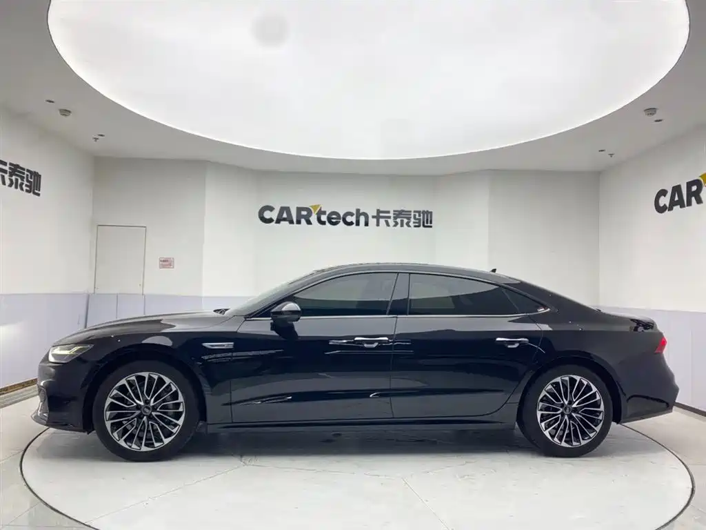 Audi A7L 2024 45 TFSI Luxury фото 8