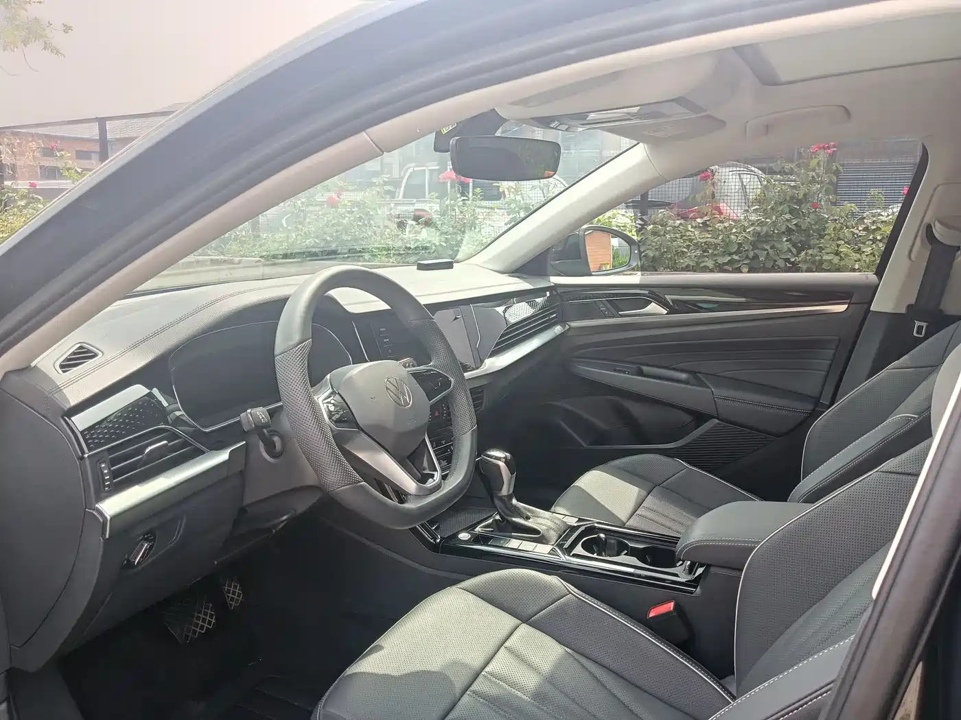 Volkswagen Passat 2024 380TSI Dragon Soaring Edition фото 14