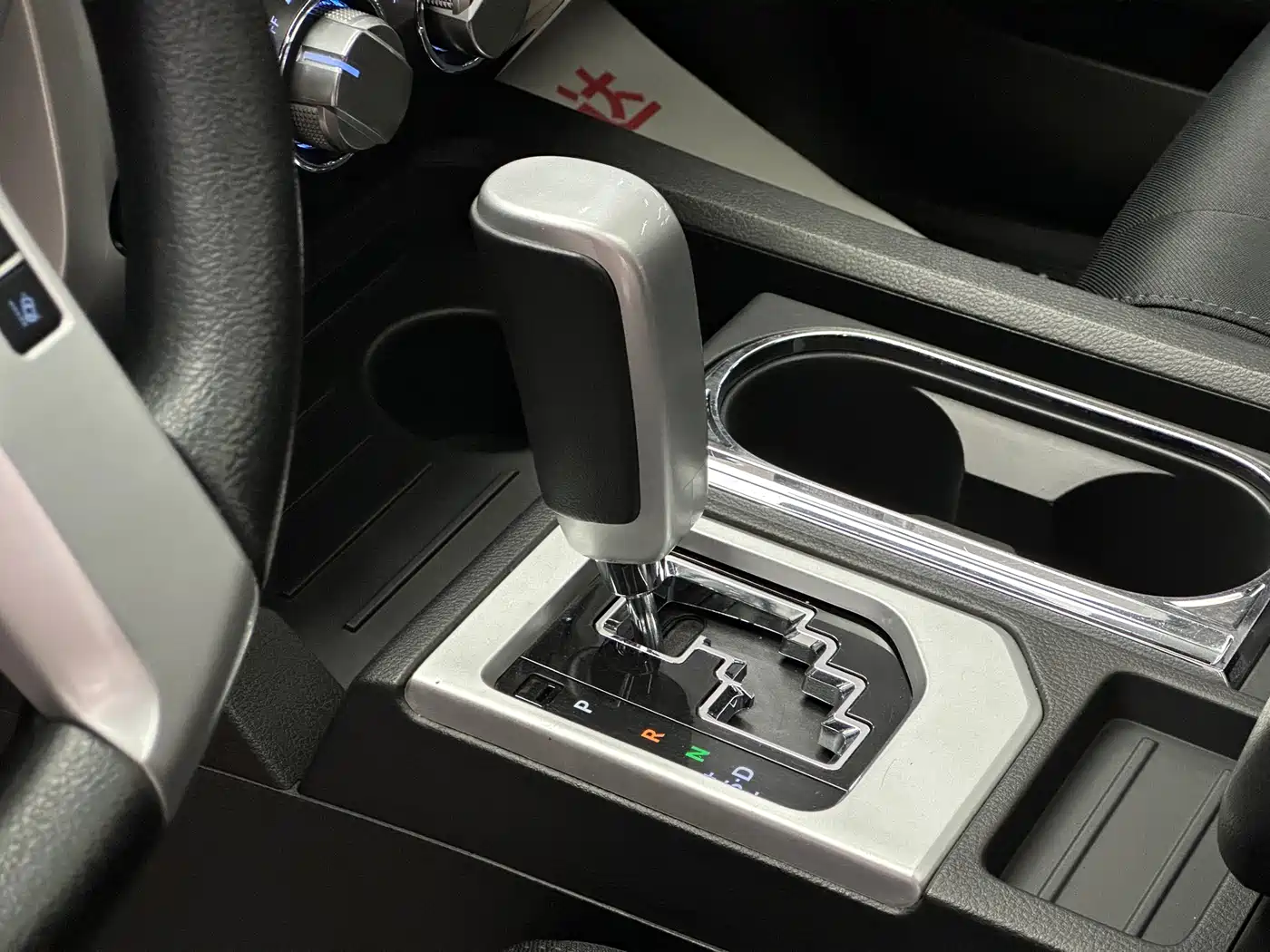 Toyota Tundra фото 15