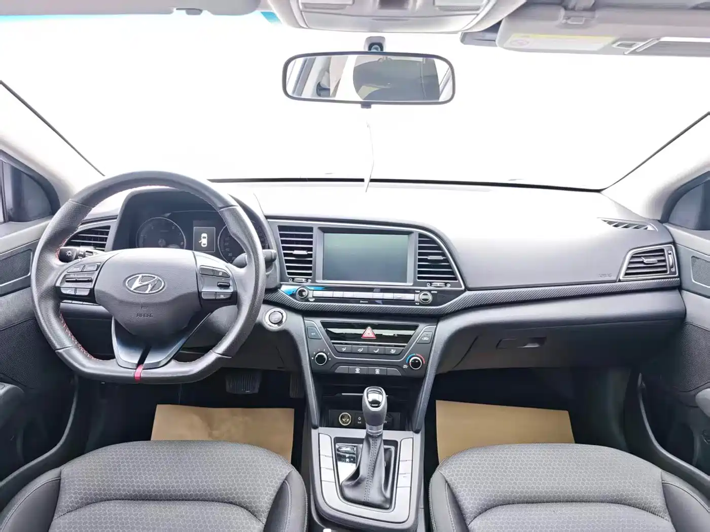 Hyundai Elantra 2018 1.4T DCT Dynamic·Vitality Model фото 9