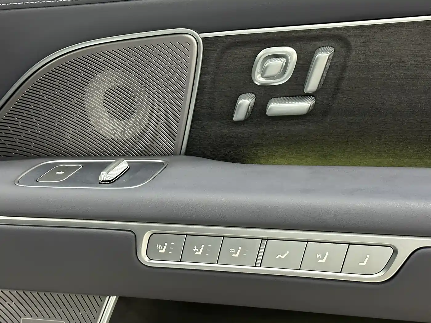 NIO ES8 2026 2025 Model 6-Seat Executive Luxury Edition