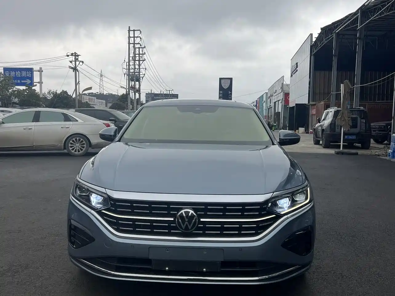 VOLKSWAGEN PASSAT