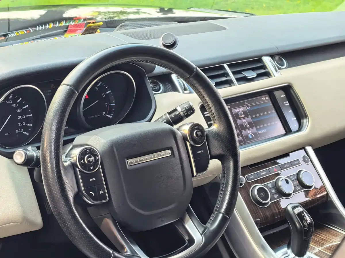 Land Rover Range Rover Sport 2014 3.0 SC V6 HSE фото 8