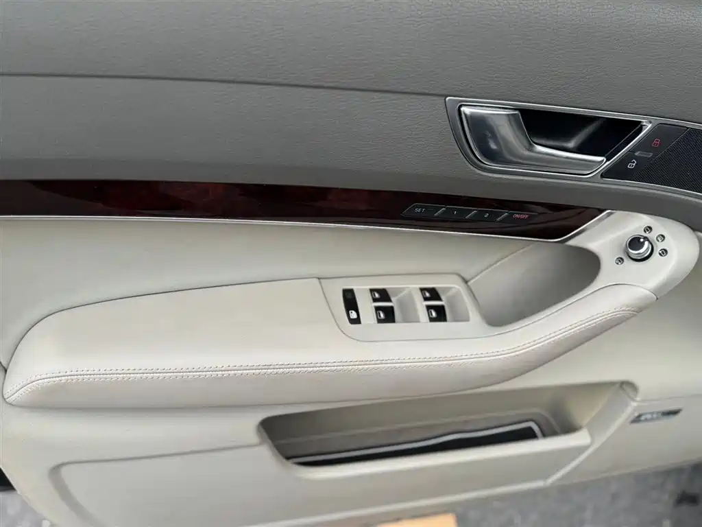 Audi A6L 2011 Model 2.4L Luxury фото 9