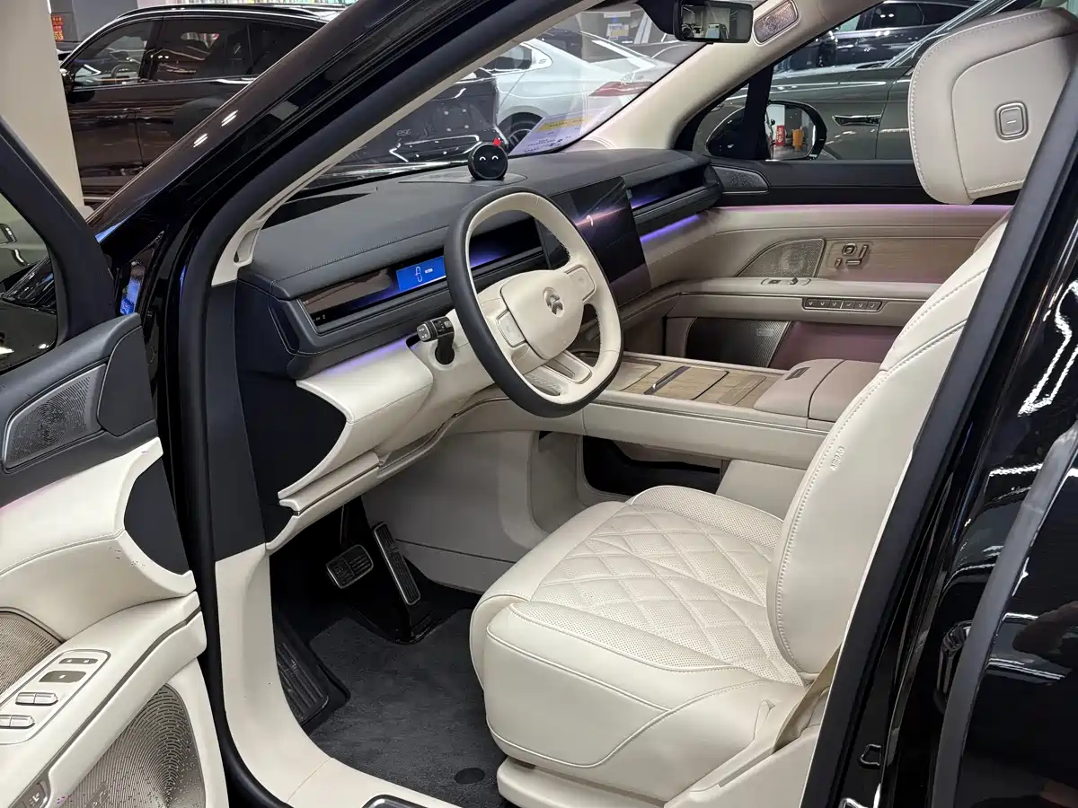 NIO ES8 2025 Model 6-Seat Executive Luxury Edition фото 8